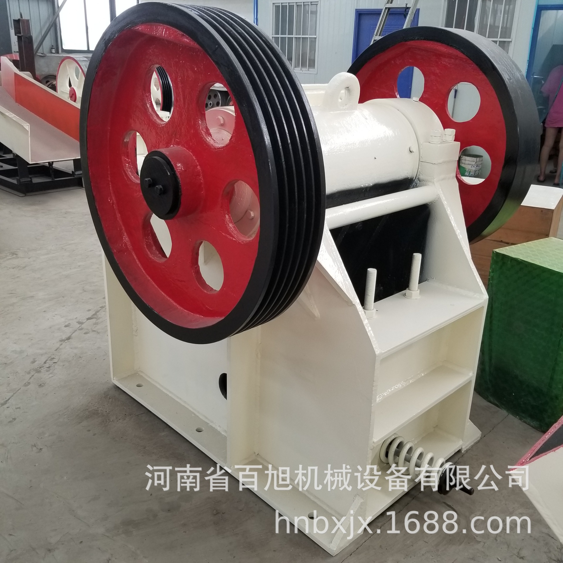 现货小型移动石头粉碎机 石灰石鄂式碎石机 250*400型颚式破碎机