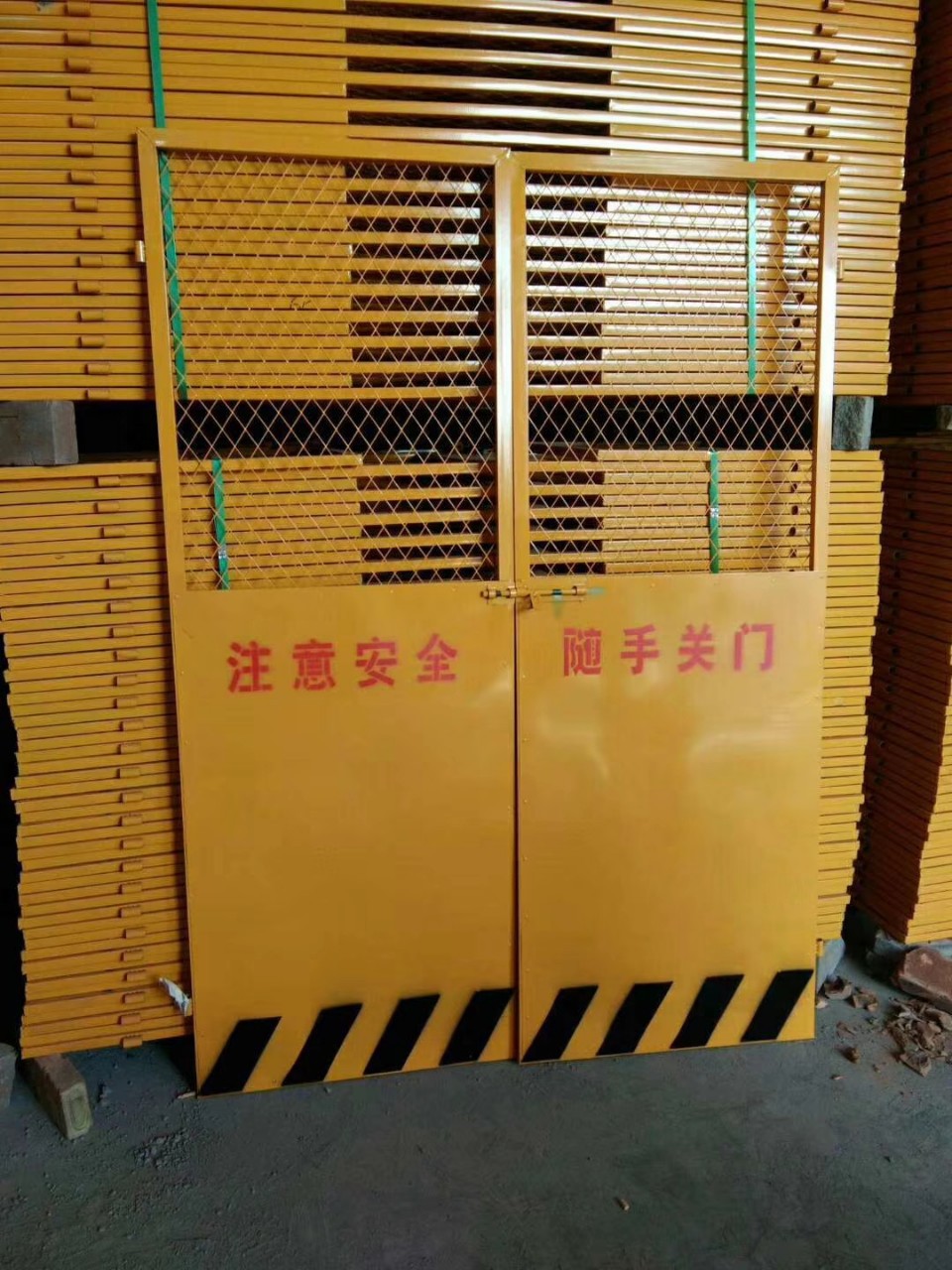 电梯井口防护门 建筑施工电梯井口安全门 楼层进口电梯门 厂家