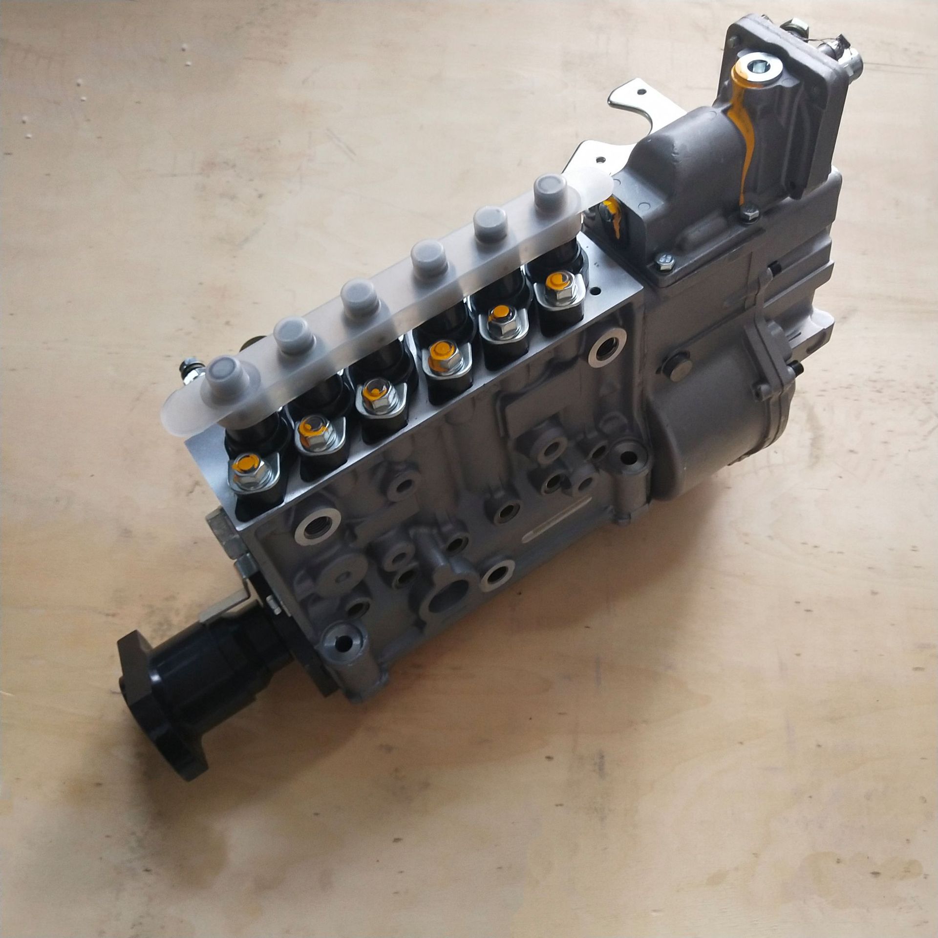 5成交2只专业代理装柜 重汽豪沃wd615潍柴发动机配件 vg1500060051