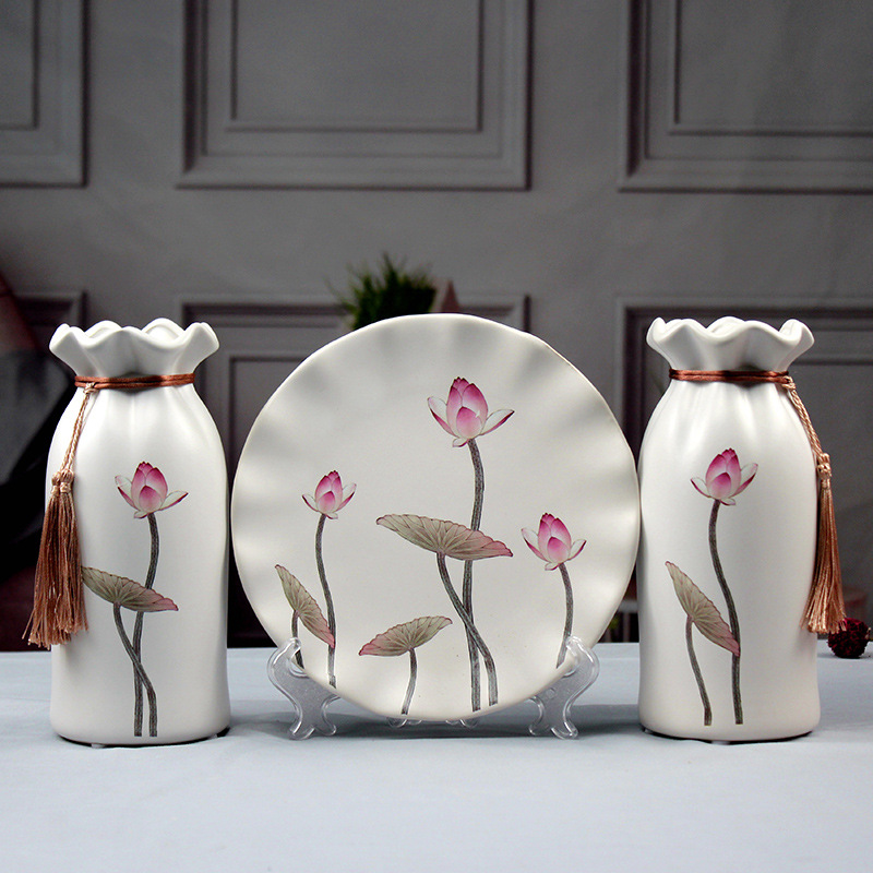 简约现代创意荷花陶瓷花瓶三件套电视柜餐桌摆件家居装饰摆件