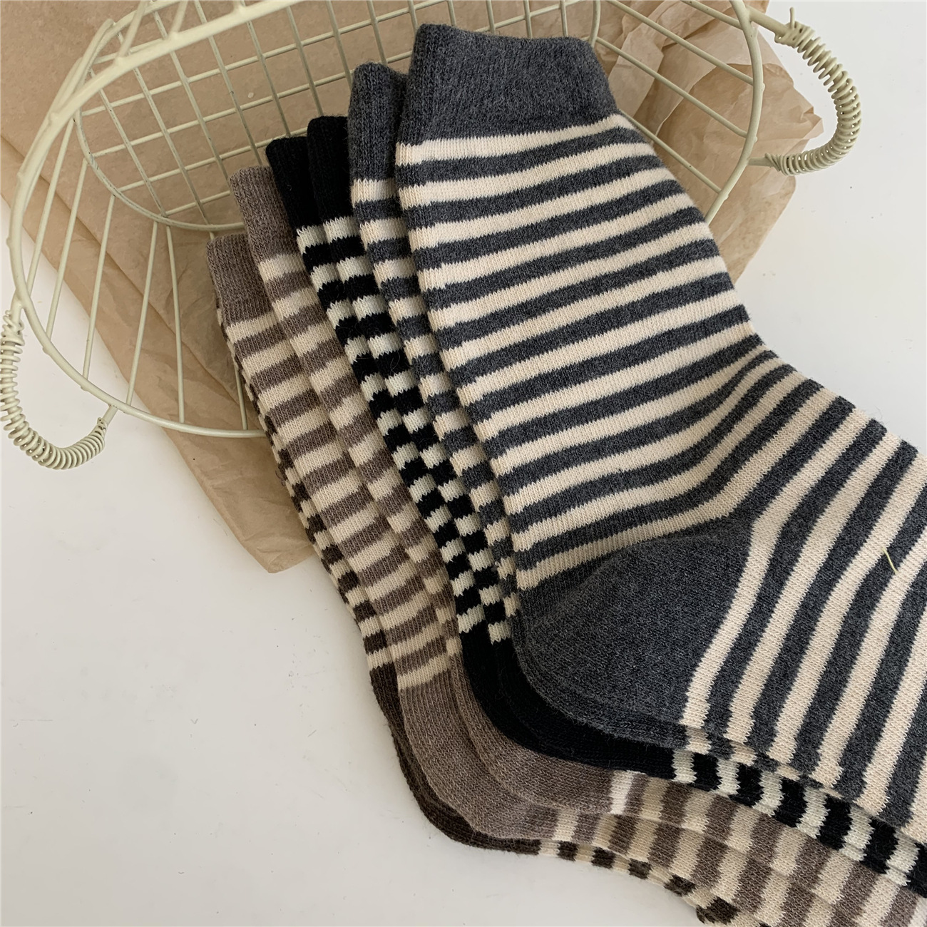 Ioulor2022 Coffee Color Striped Socks Women's Bunching Socks Ins Fashion Brand Japanese Style Mid-Calf Length Socks Spring Cotton Socks Wholesale