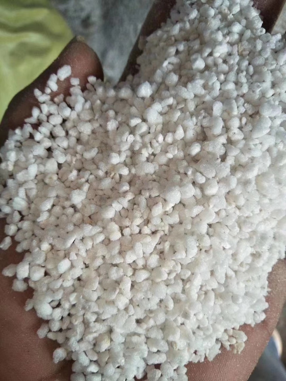 供应轻质抹灰无机保温砂浆用507090目玻化微珠珍珠岩