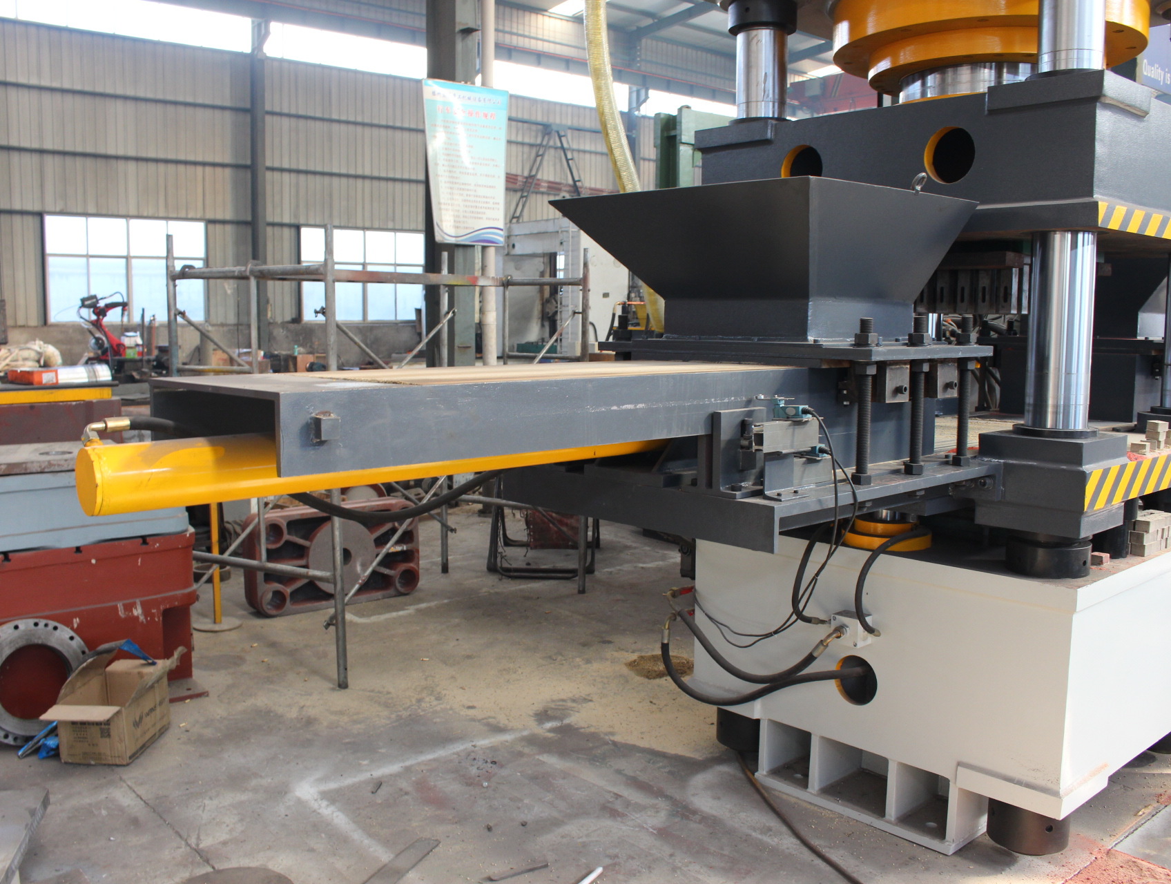 滕州众友630吨粉末成形液压机双色鱼饵压块成型油压机四柱液压机