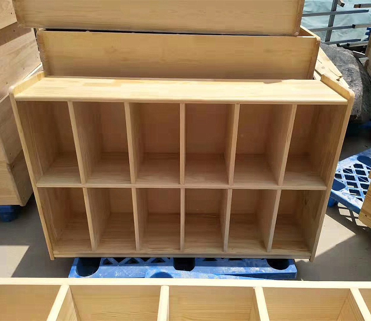 幼儿园鞋柜实木多功能储物柜子木质儿童鞋柜游乐场舞蹈室12格鞋架