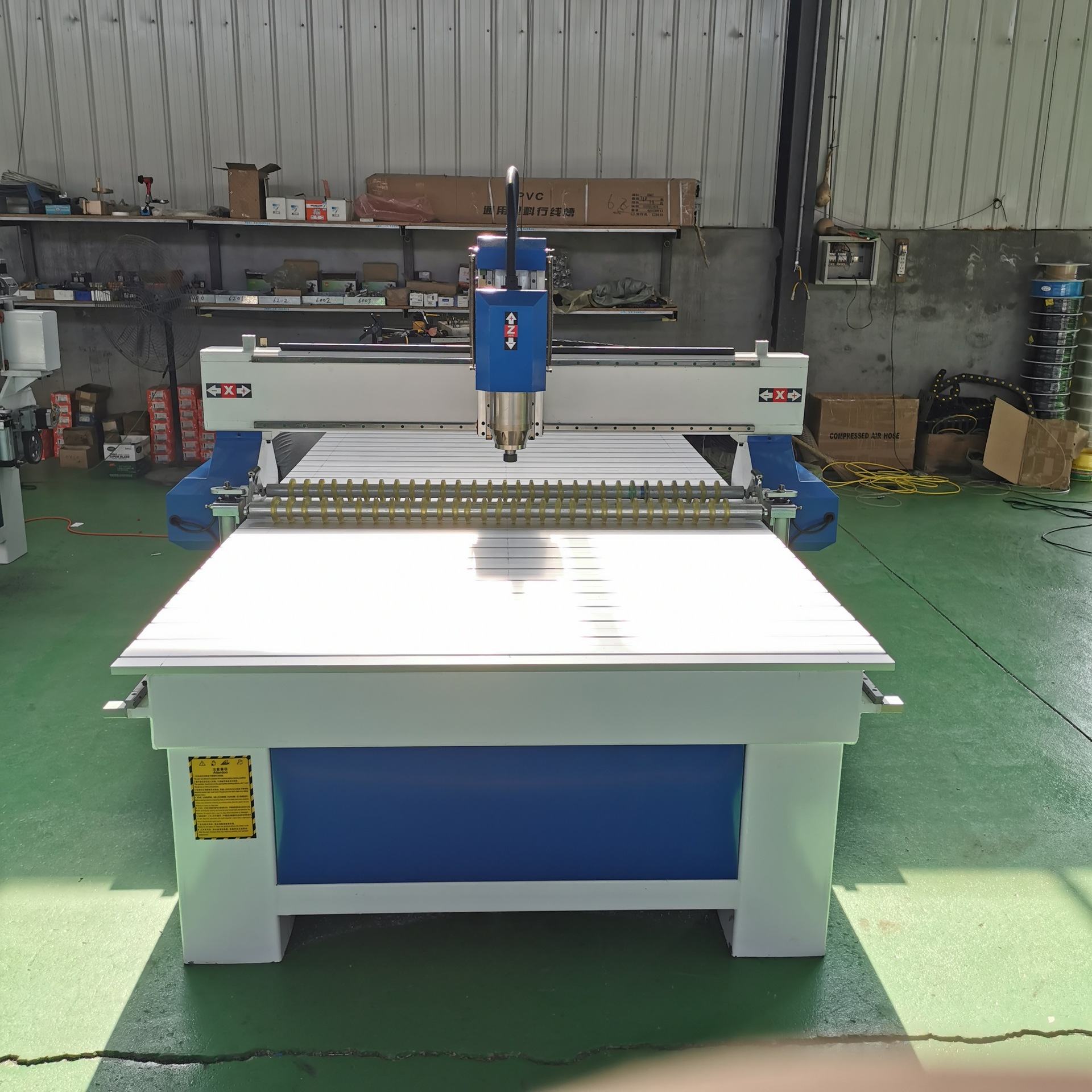 彩钢复合板雕刻机eps活动板房切割机1325卫生间彩钢复合板切割机