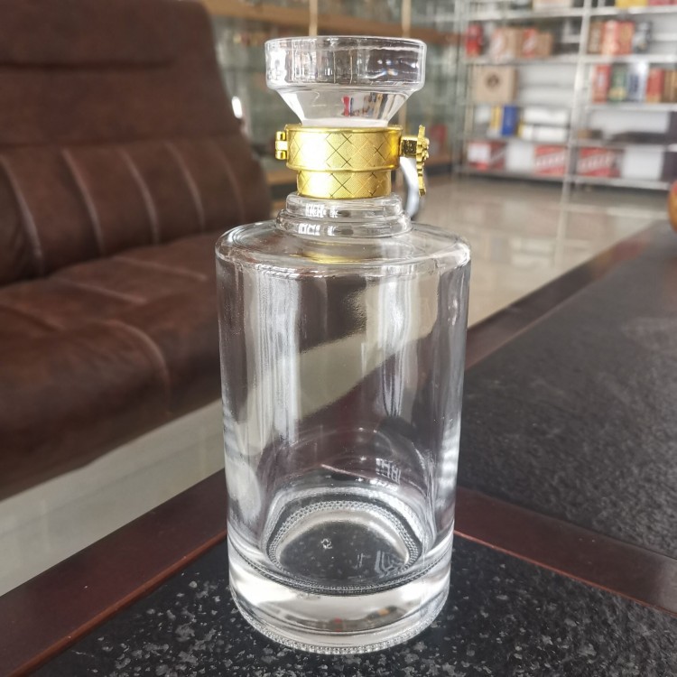 500毫升晶白料酒瓶 水晶玻璃盖 一斤装高透明酒瓶 茅型白酒瓶