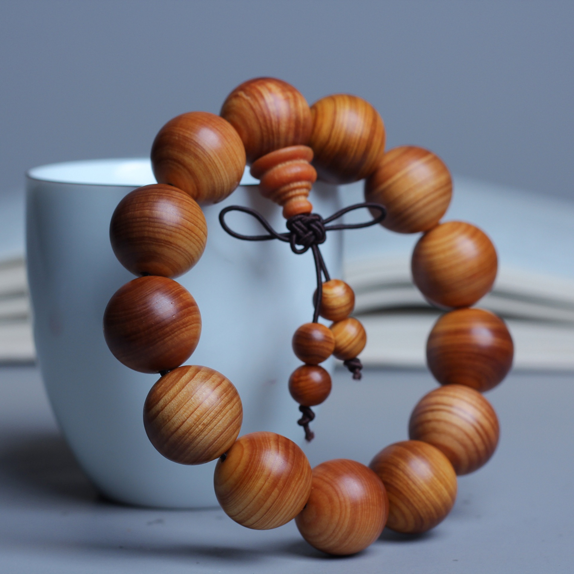 太行陈化崖柏2.0高油念珠手串 横纹红油沉水崖柏佛珠手链厂家直销