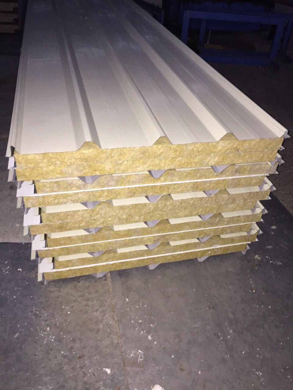 夹心瓦厂家批发 5公分岩棉/泡沫隔热防火 复合夹芯瓦盖帽 960型瓦