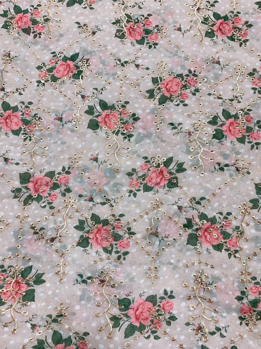 爆款雪纺印花绣花面料小碎花珍珠雪纺绣花花型春夏女装连衣裙布料