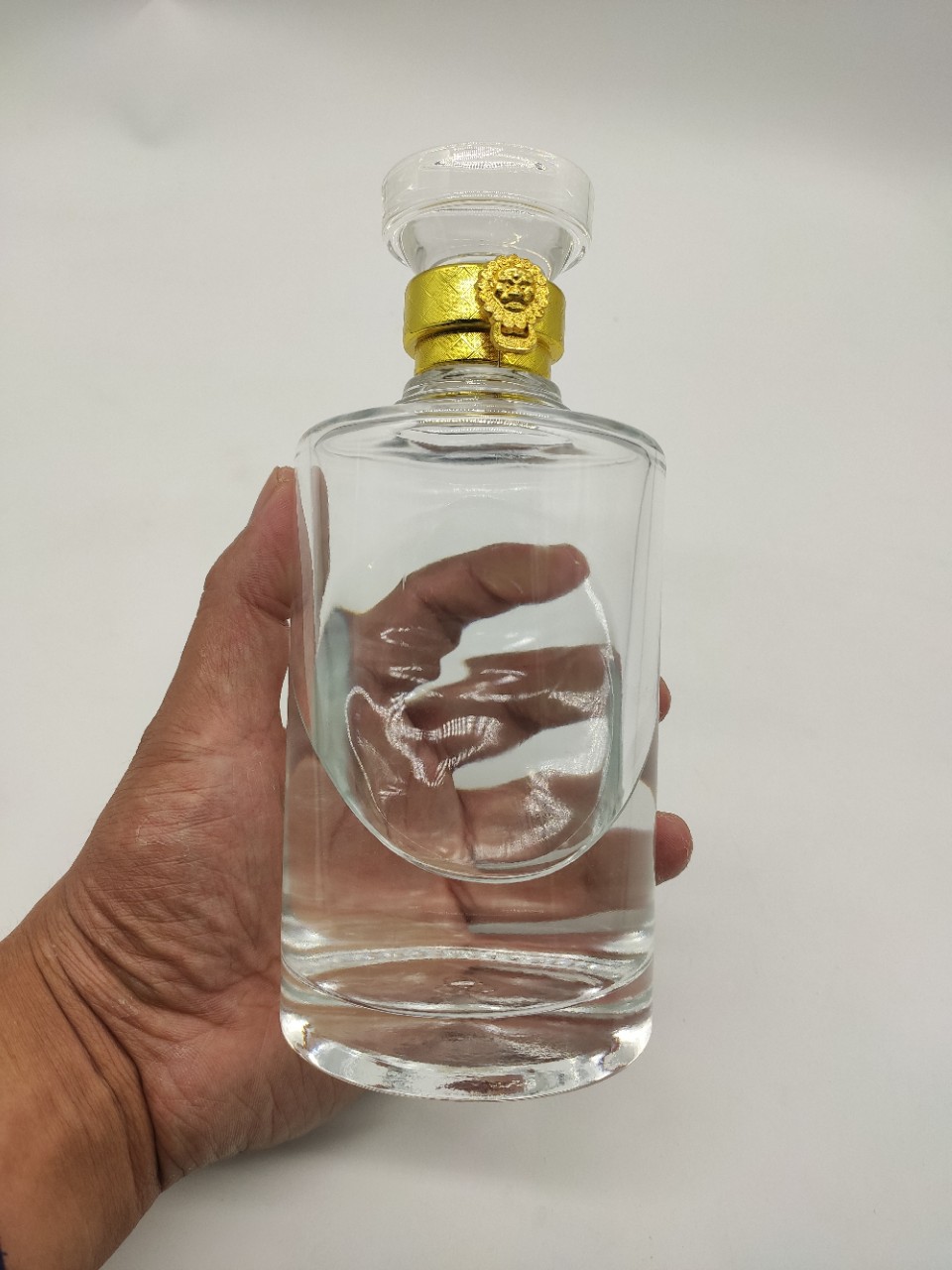 厂家批发500ml水晶盖玻璃酒瓶圆柱茅型透明平口玻璃空酒瓶精白料