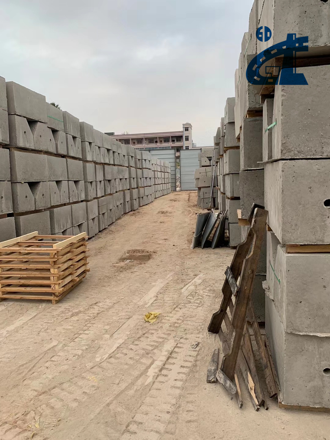 厂家直销 固定座 围挡水泥基础座 混凝土墩 水泥固定基座 水泥墩