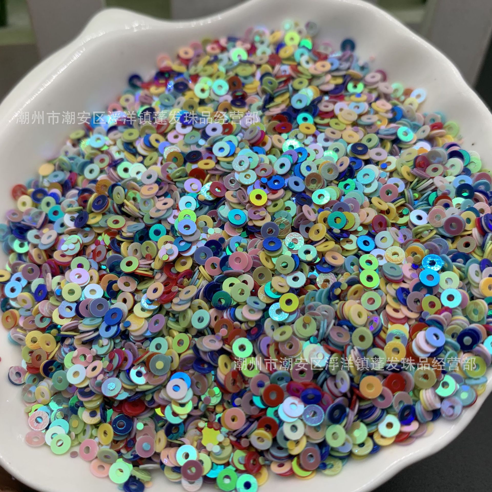 厂家直销3mm平面圆形无孔彩色混色pvc珠片pet耐高温亮片塑料