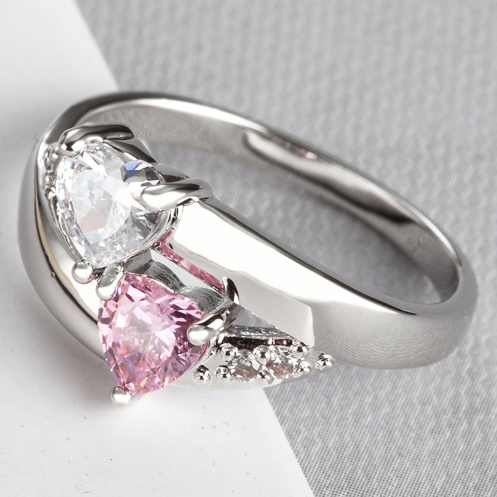 跨境热卖铜材质白钻粉钻双桃心 白k戒指礼品饰品 现货10.5x17mm