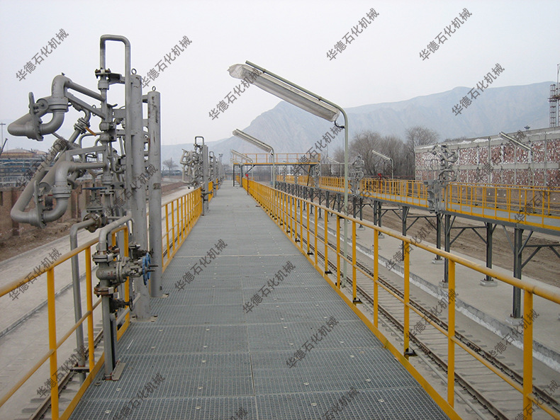 华德供应鹤管栈桥活动梯 石化装卸操作平台 钢结构 促销价