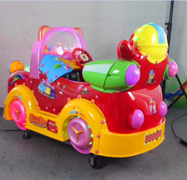 新款小汽车儿童疯狂赛车摇摆机儿童投币扫码小猪屏幕摇摇车摇摆机