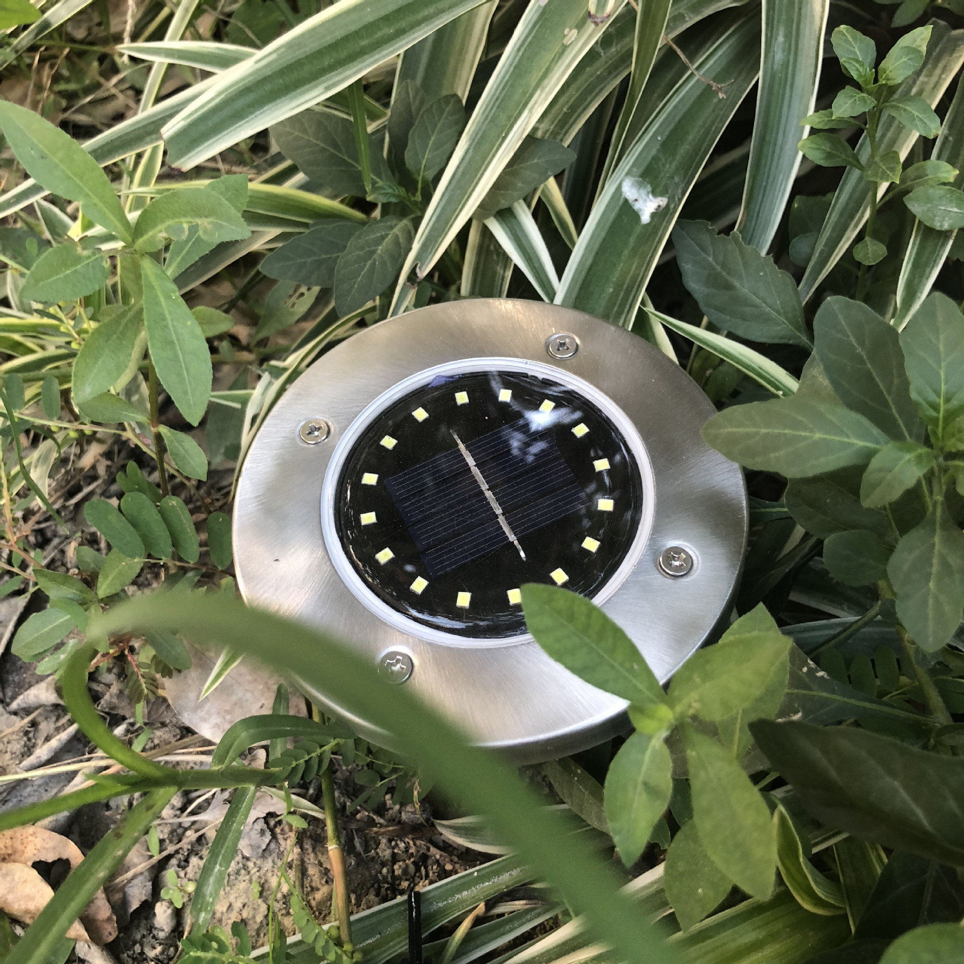 跨境直供太阳能地埋灯不锈钢8led草坪灯庭院灯户外草地插地灯防水