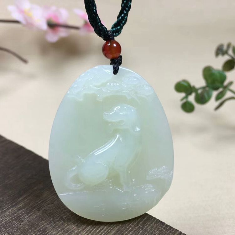 和田玉白玉十二生肖狗旺财玉石吊坠 男女款本命年保平安玉器挂件