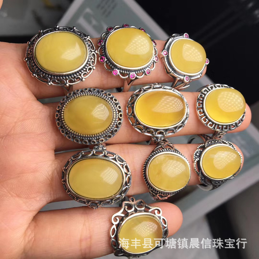 天然琥珀蜜蜡俄料鸡油黄戒指925银镶嵌活口设计蜡质浓郁全品三无