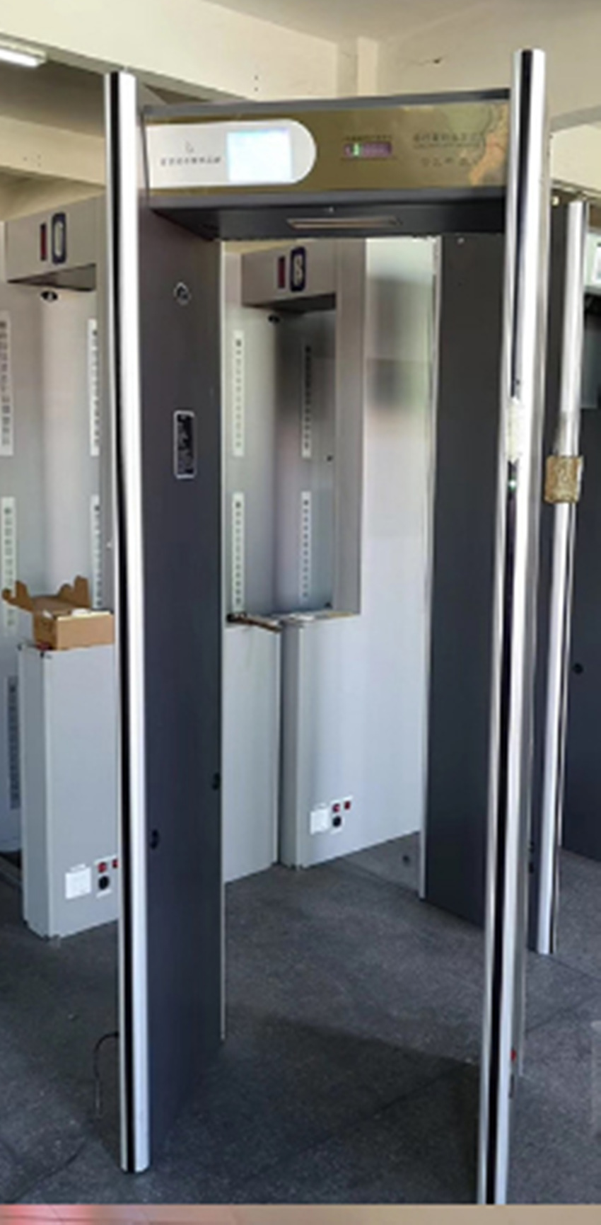 学校工厂车站高铁站火车站安检门通过式金属人体测温探测安检门