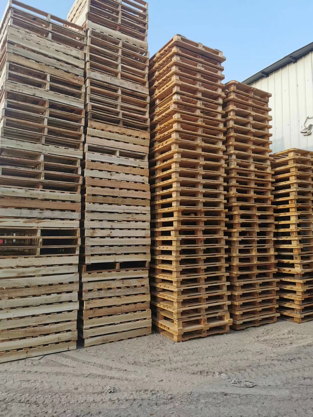 深圳厂家供应集保木卡板出口专用木托盘集装箱物流仓储发货木栈板