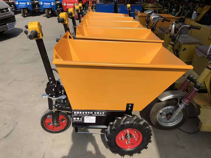 耐博士电动推车有斗式和平板式两款,可以解决工地上一切运输问题