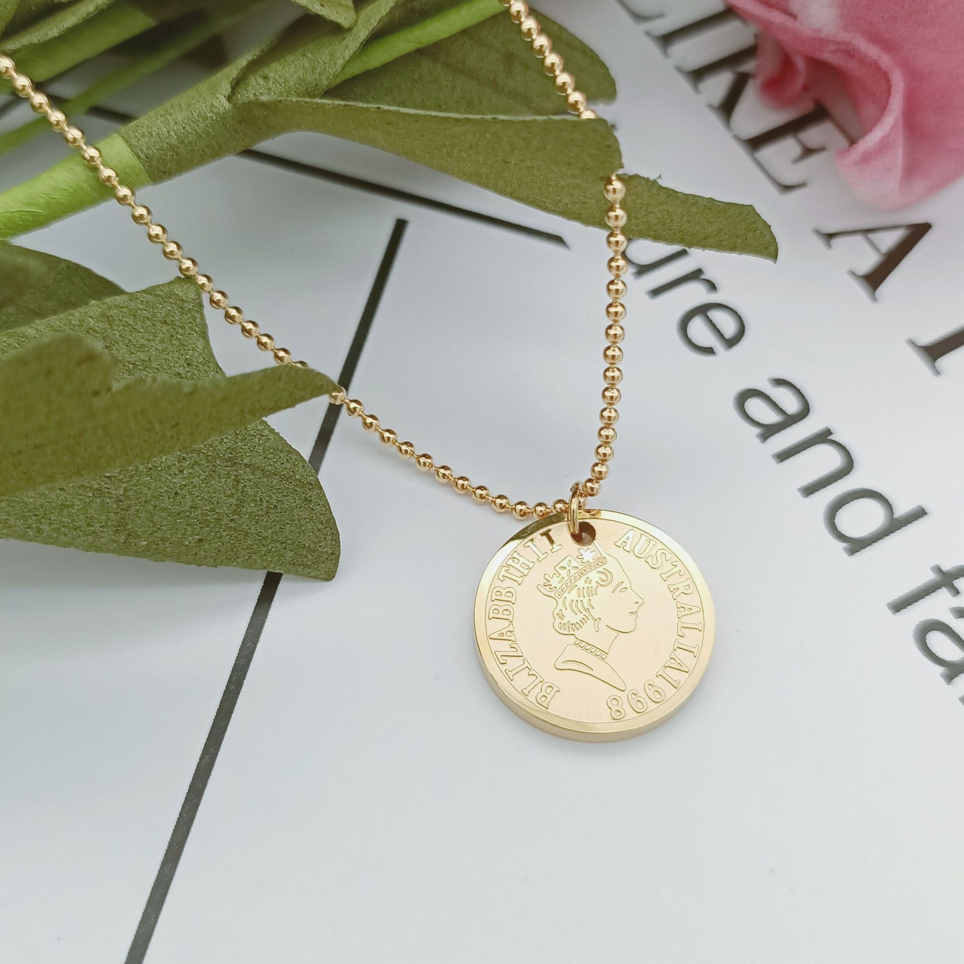 女王人头日韩版时尚18k玫瑰金项链女简约锁骨链钛钢装饰品配饰