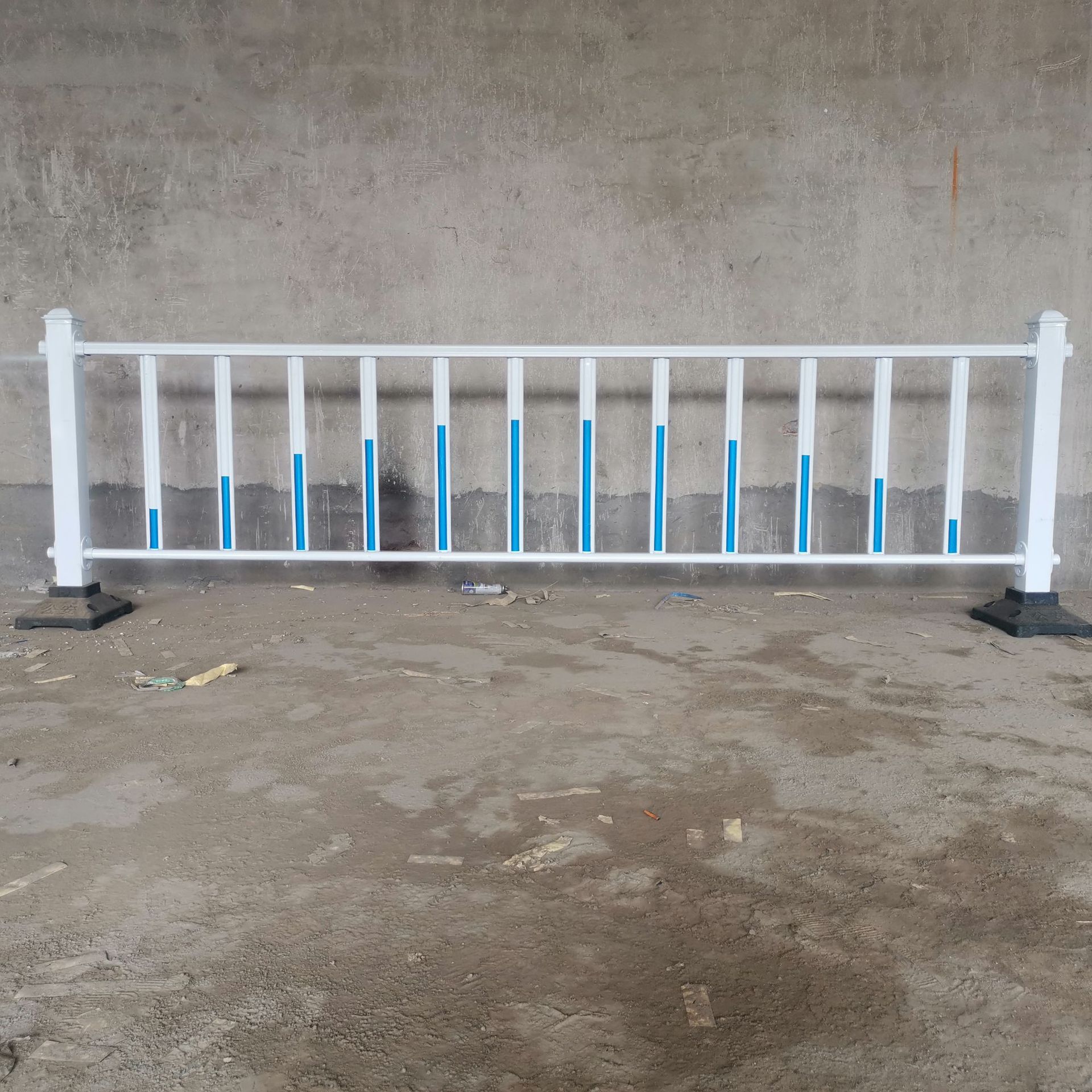 市政道路护栏现货交通工程马路防护围栏小区学校公路隔离护栏批发