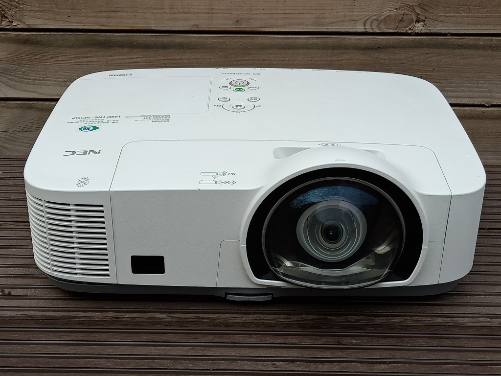 necnp-m260xs 近焦高清投影仪 1080p高清教育办公家庭影院投影仪