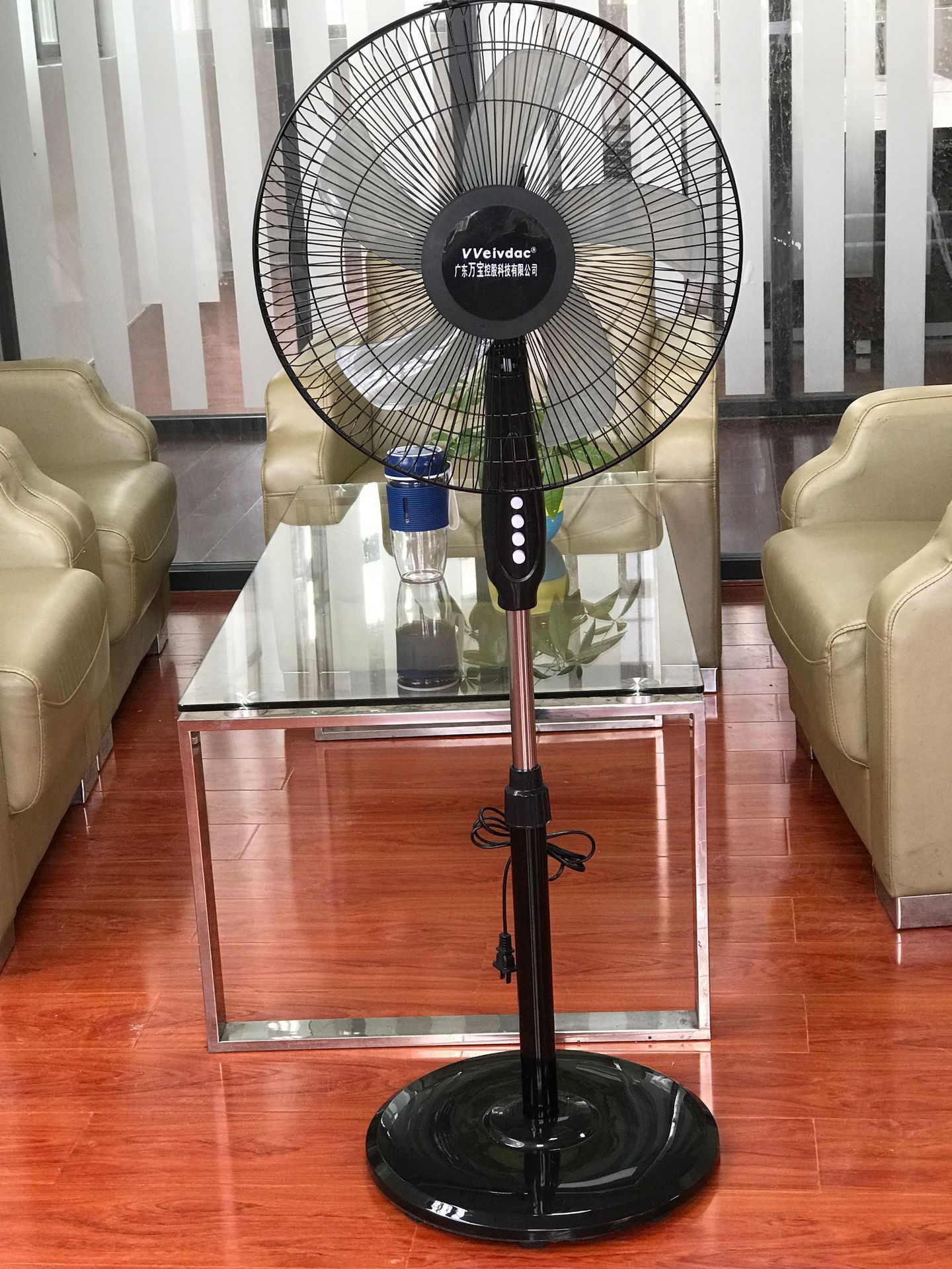 厂家批发16寸广东万宝电风扇落地扇家用立式摇头定时风扇一件代发