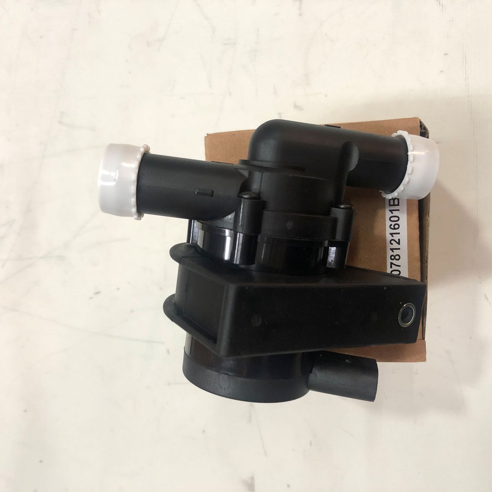 辅助水泵 适用奥迪a6 大众帕萨特 078121601b 辅助冷却液泵现货
