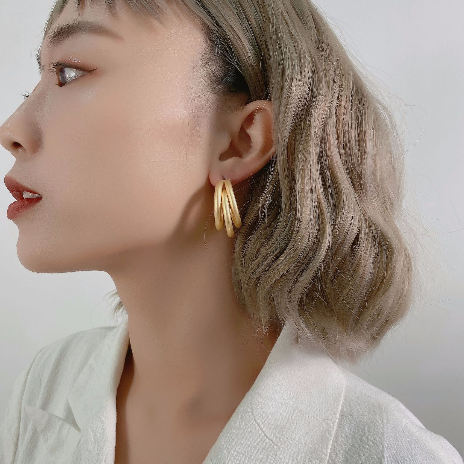 韩国气质925银针耳钉女耳环大圆圈耳圈冷淡风网红金色时髦f071