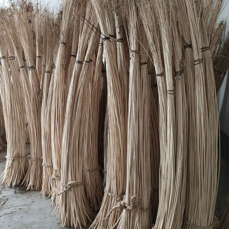 常年供应山东杞柳一二季柳条柳编工艺品原材料大小去皮蒸柳白柳条