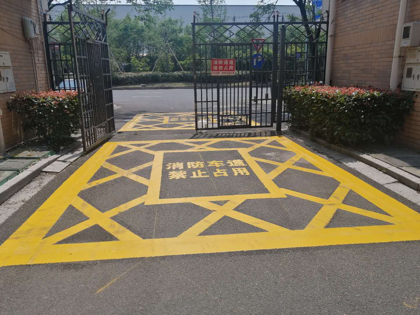 浙江小区物业商场工厂道路消防网格划线消防登高面划线停车场划线