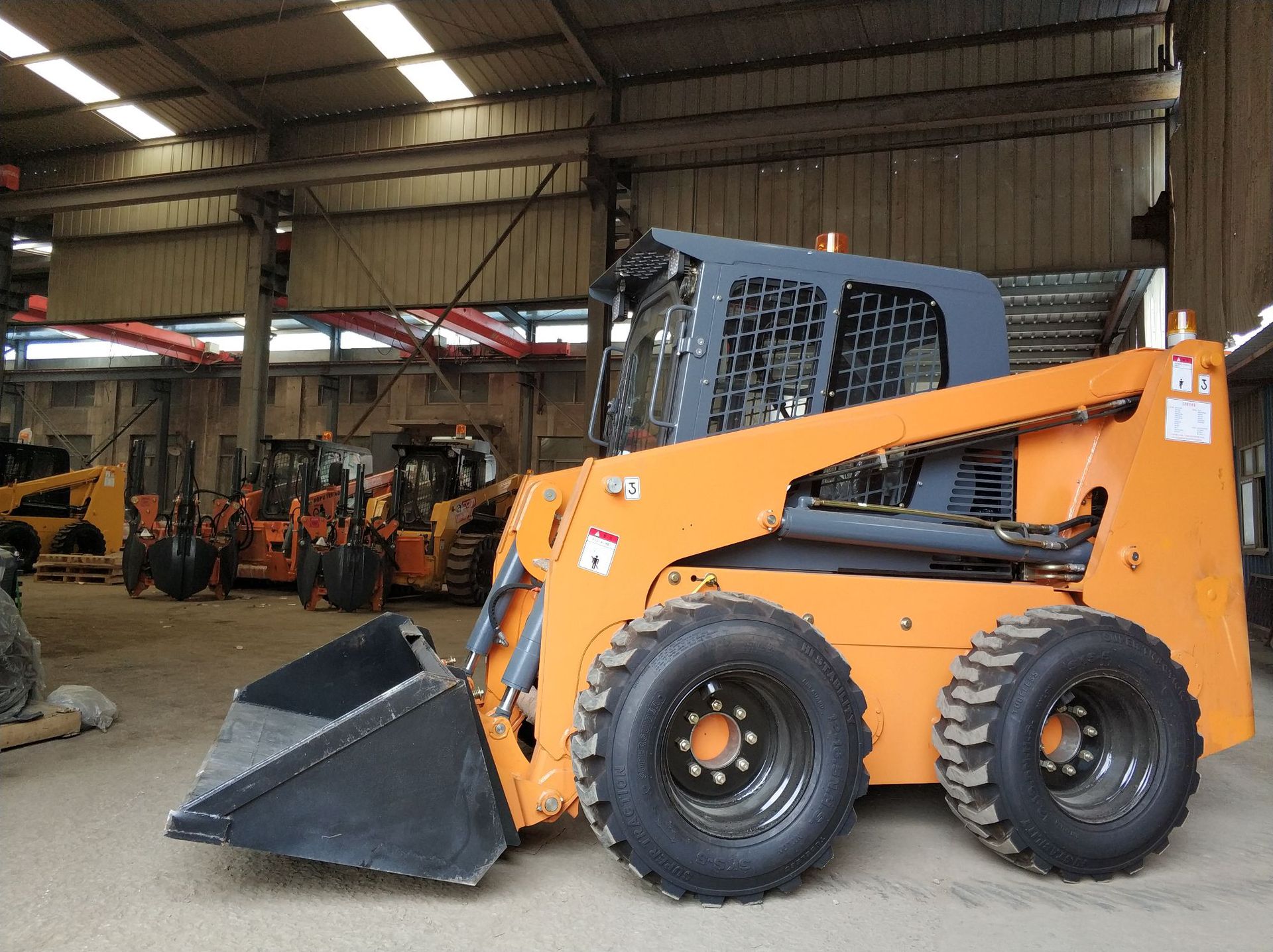 常青厂家直销cs85轮式滑移装载机原装进口发动机