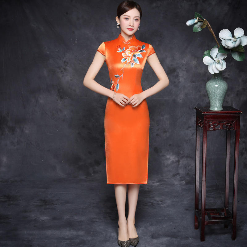 【手推绣】橙色大朵绣花醋酸缎旗袍春秋季中长款宴会走秀高档旗袍