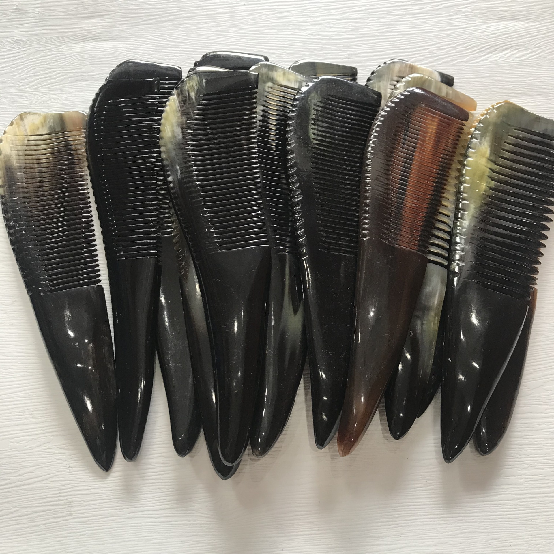 手工定制黑色牛角梳美发梳 天然黑水牛角美妆梳子礼品梳
