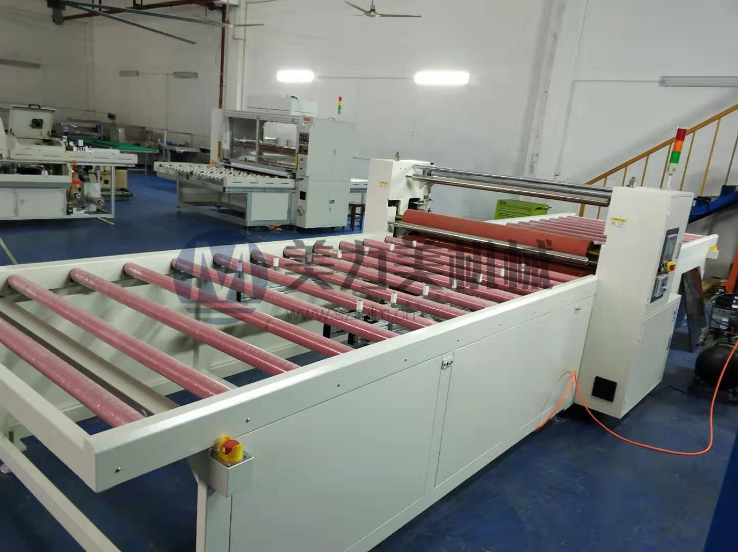 复合装饰板贴膜机  套装门吸塑覆膜机 pvc真空压膜机