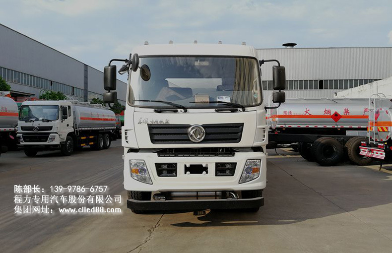 东风后八轮18吨油罐车 程力集团厂家直销