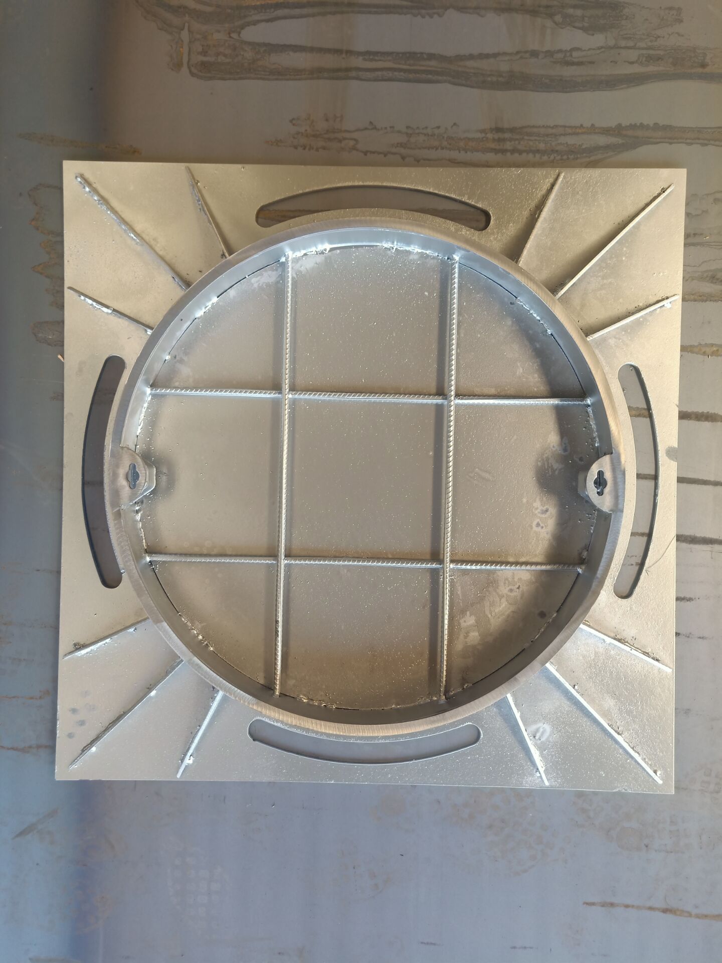 定制不锈钢井盖304不锈钢隐形井盖工程圆形雨水电力窨井盖