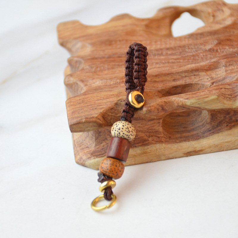 厂家直销手工编织金刚结平结挂绳男女汽车钥匙扣挂件挂饰地摊爆款