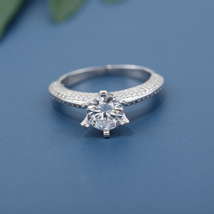 s925纯银满钻六爪戒指女时尚镶嵌锆石甜美婚戒公主风钻戒求婚戒指