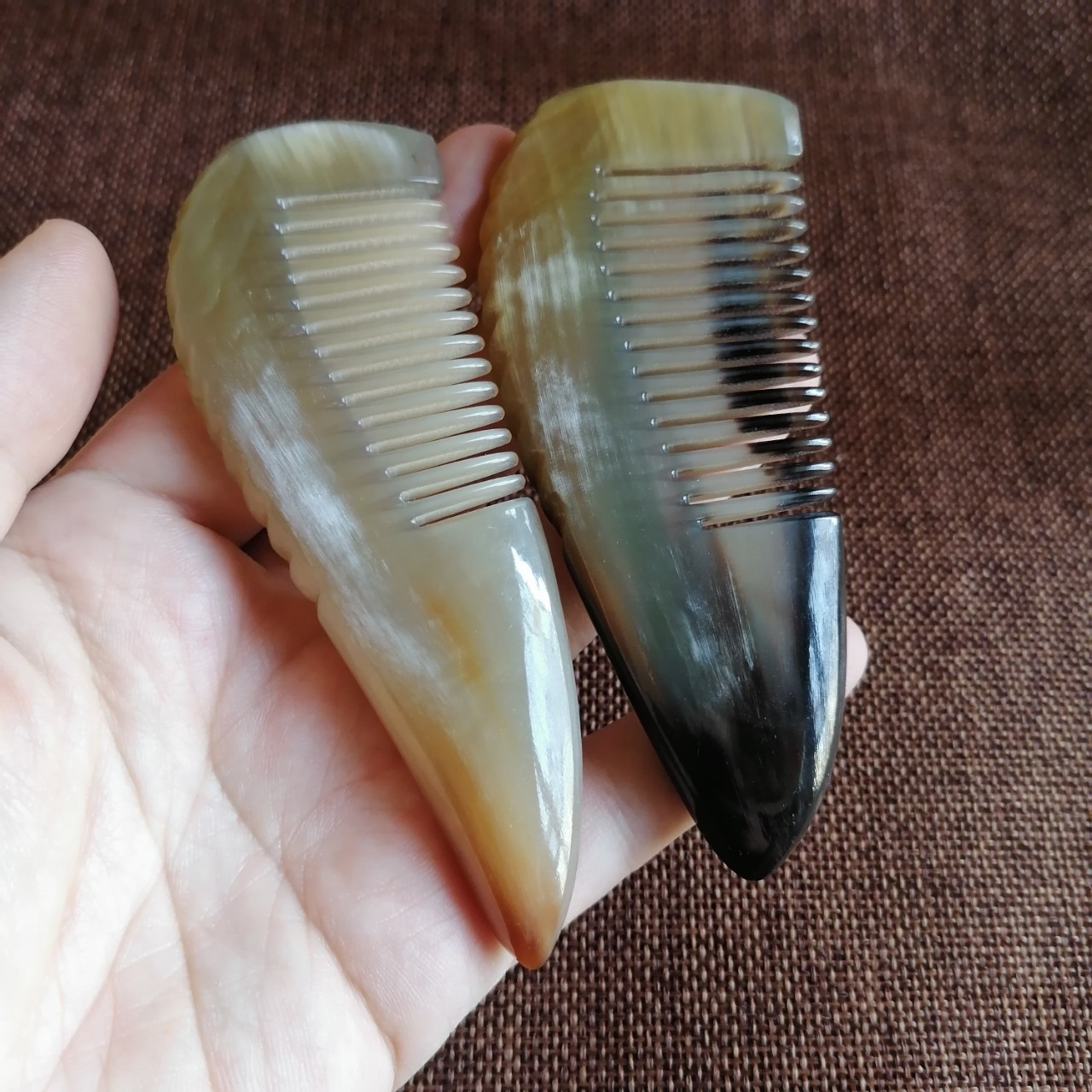 藏区羊角梳子脱发白黄羊角梳头部经络梳保健梳