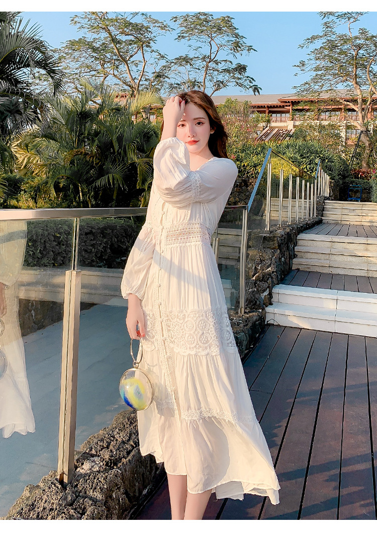 2020新款海边度假沙滩裙v领高腰长裙显瘦白色镂空蕾丝连衣裙