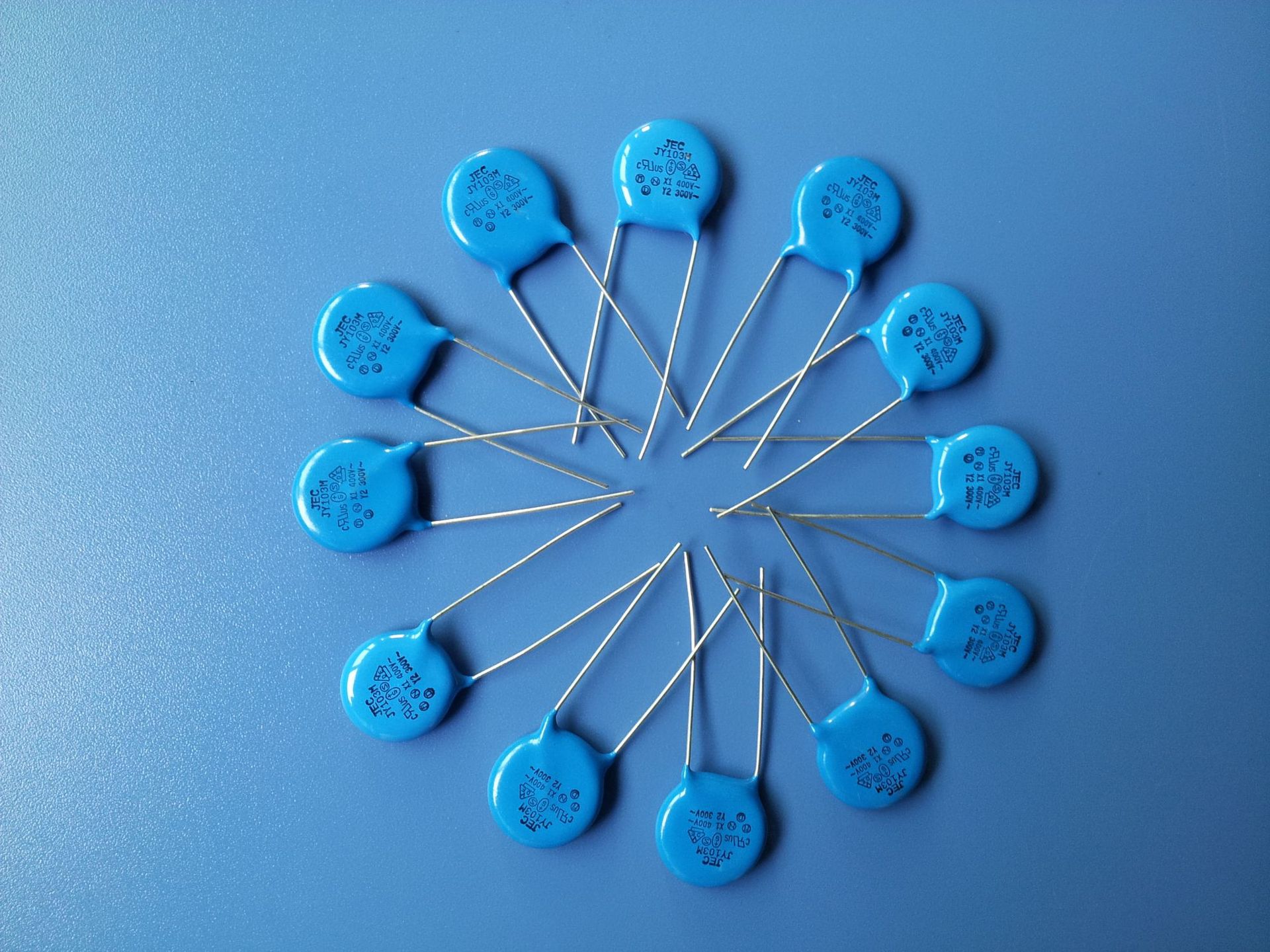 安规电容y1y2耐高压高精度低损耗性能稳定厂家直销价格优惠