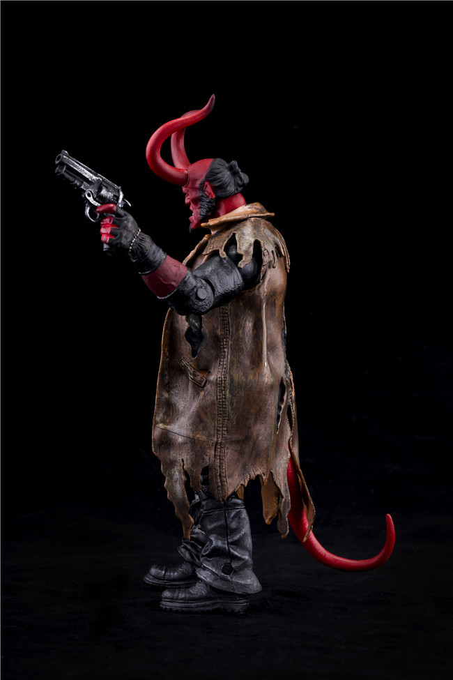 科幻电影动漫hellboy地狱男爵手办可动人偶1代a款卡装玩具