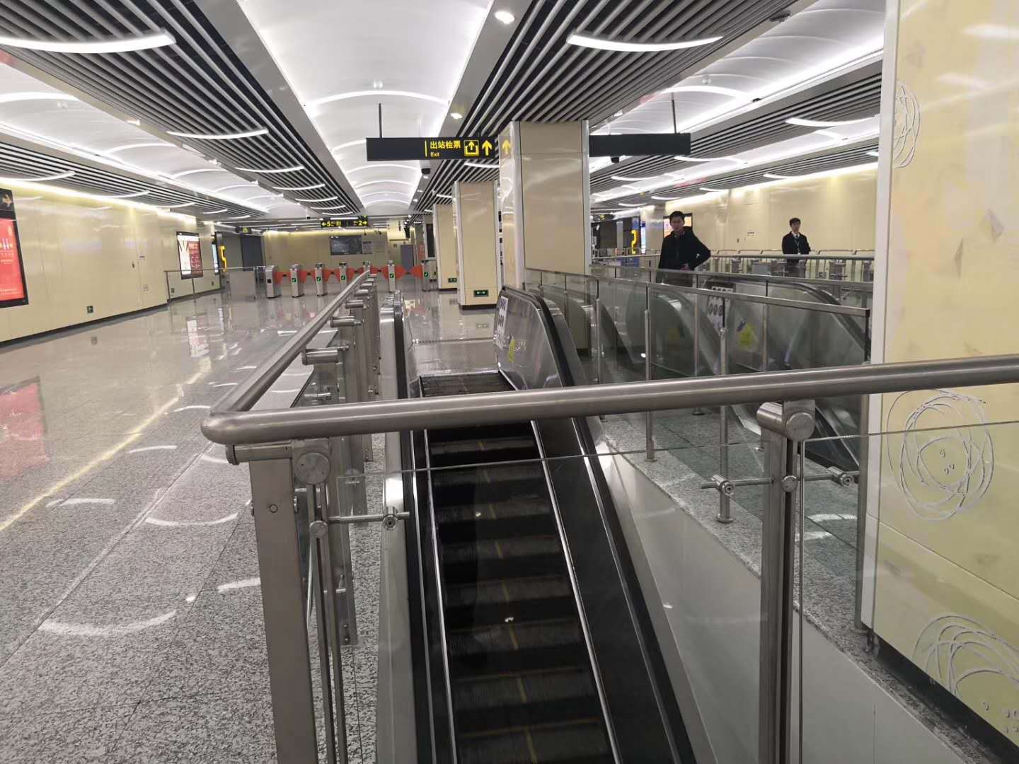 地铁不锈钢栏杆靠墙扶手出入口栏杆