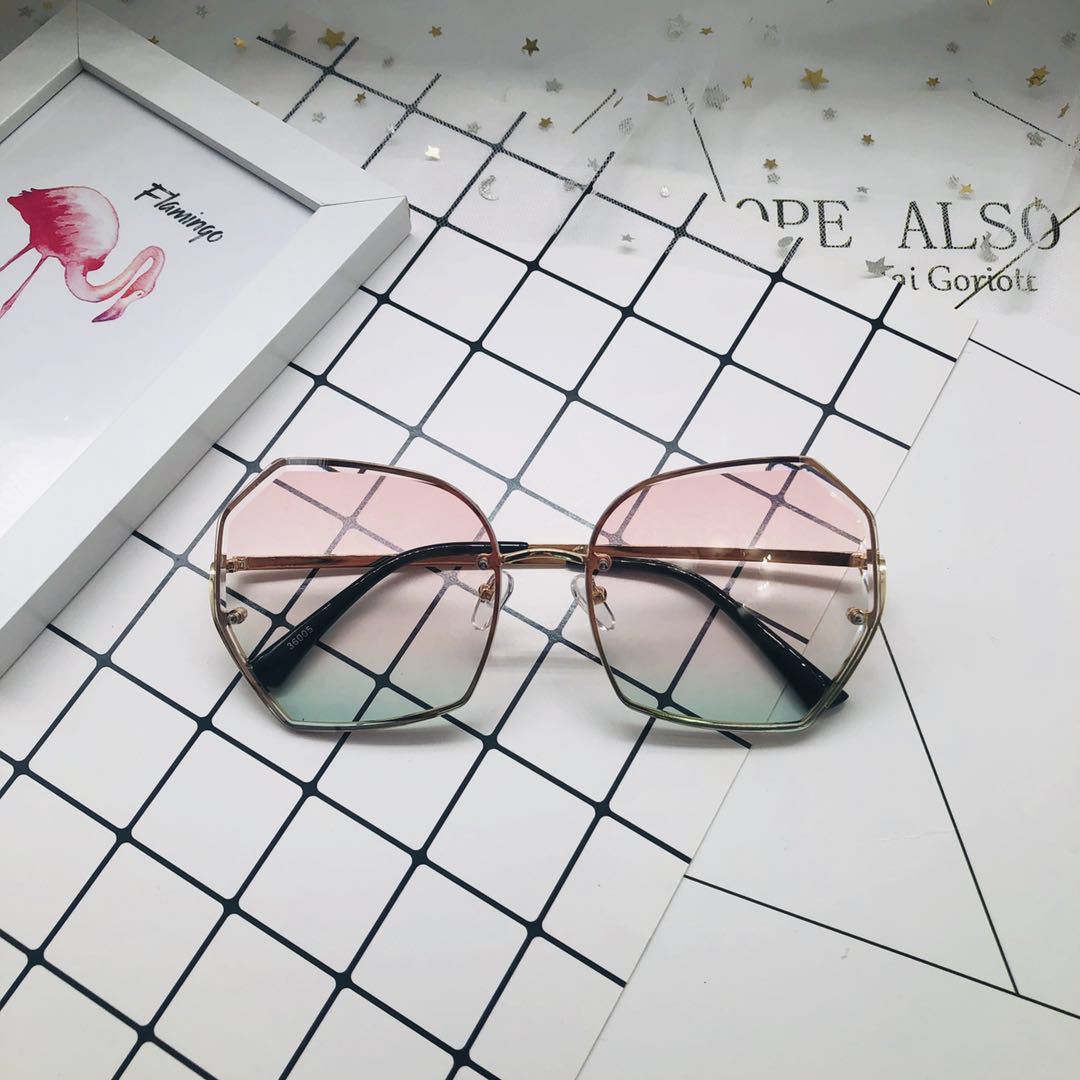 2020款网红切边太阳镜 菱形3d立体镜片时尚个性街拍女士墨镜36005