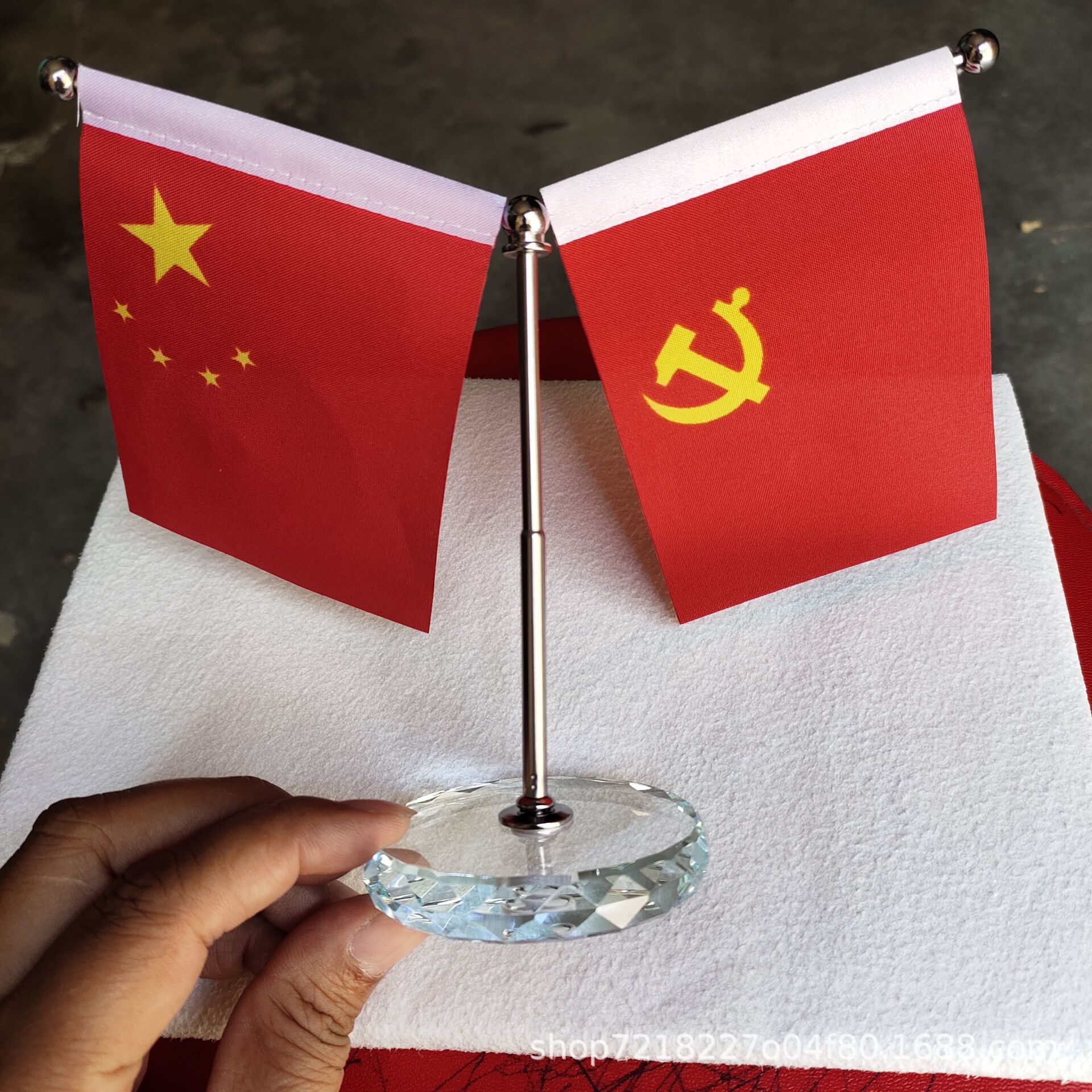 汽车摆件水晶底伸缩杆车载国旗小红旗党旗仪表台办公桌旗车内饰品