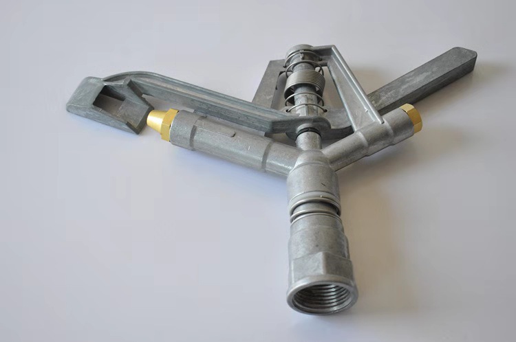 现货销售铝合金 塑料喷头射程远均匀360度可调性大田支架喷头