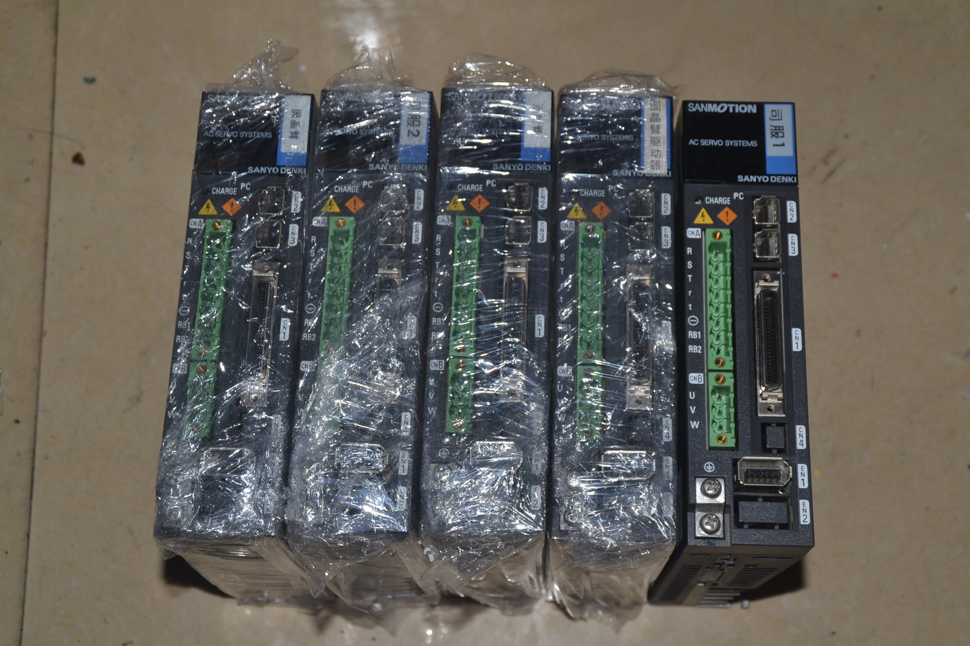 三洋rs2a01a0ar2aa04010fh00w伺服电机驱动器